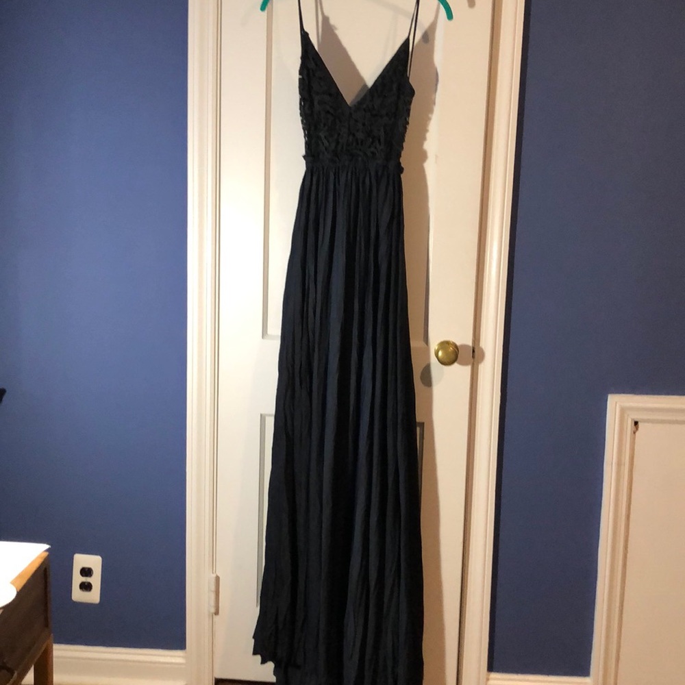 LuLu’s crinkled navy maxi dress